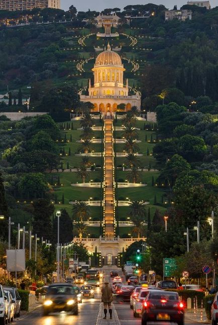 Bahai Gardens were  built around the mountain. Its back has a fame of "the hill of god" carmel foothills. Bahai Faith, Whole Earth, Bring Them Home, Best Places To Travel, Heaven On Earth, Travel Around The World, Summer Aesthetic, Travel Around, Art Wallpaper