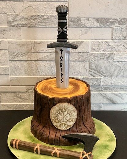 Norse Spirit on Instagram: “This Viking themed decorated cake is all you need!⚔️ 📷 broadiebakes #viking #vikings #vikingsofinstagram #instaviking #cakegoals…” Norse Wedding Cake, Viking Cake Ideas, Viking Birthday Cake, Viking Party Ideas Adults, Viking Wedding Cake, Viking Themed Party, Vikings Cake, Viking Cake, Viking Birthday