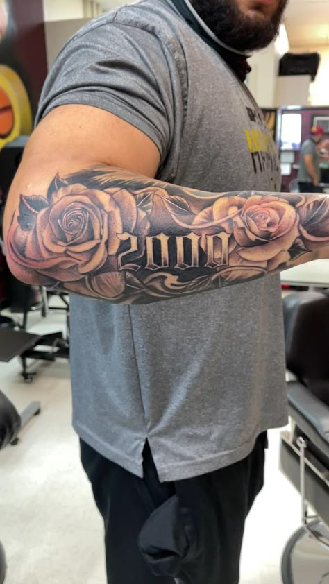 Forearm Roses Tattoo, Guys Hand Tattoos, Tattoos For Guys Hand, Tattoo Homme, Sleeve Tattoos For Guys, Half Sleeve Tattoos Forearm, Half Sleeve Tattoos, Rose Tattoo Sleeve, Rose Tattoos For Men