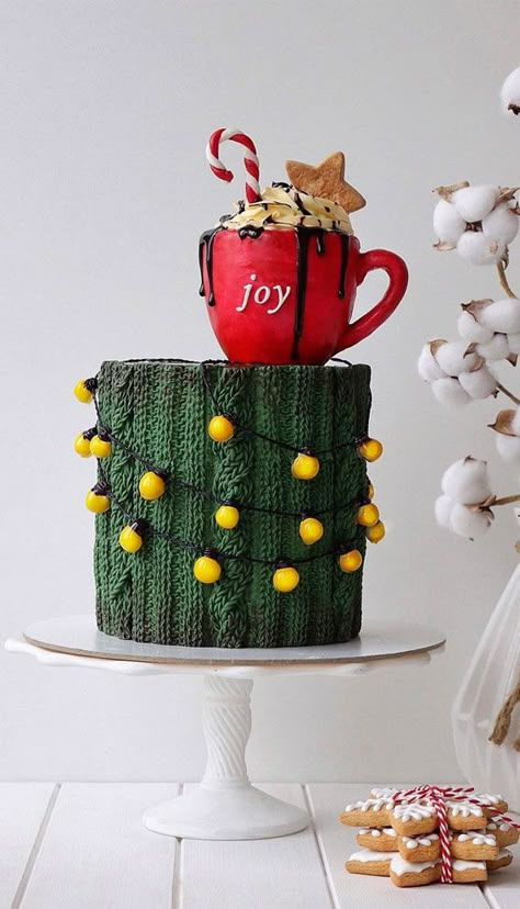 Cake For Christmas Decorated, Winter Birthday Cakes For Women, Sweater Cake Ideas, Christmas Light Cake, Red Christmas Cake, Decorated Christmas Cakes, Winter Theme Cake, Winter Cake Ideas, Winter Themed Cake