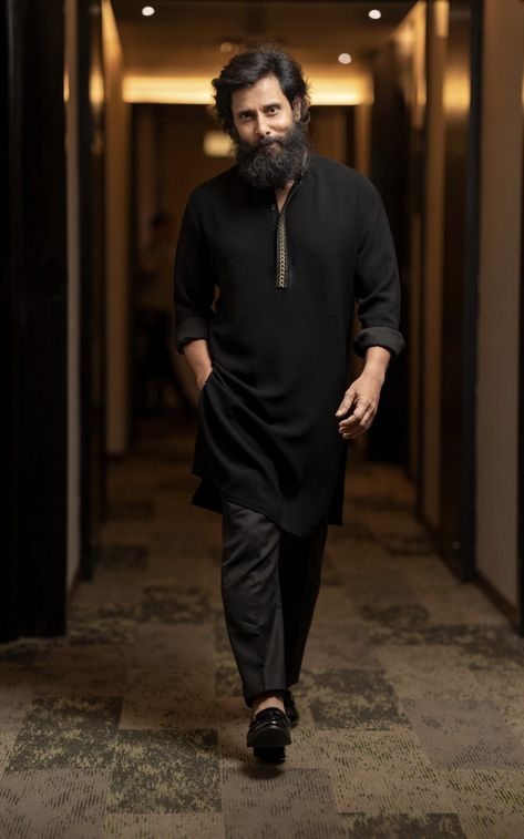 Ethnic Wear Men Indian, Black Kurta Men, Kurta Poses, Dhruv Vikram, Chiyaan Vikram, Red Sarees, Indian Wedding Clothes For Men, Famous Indian Actors, Boys Kurta Design