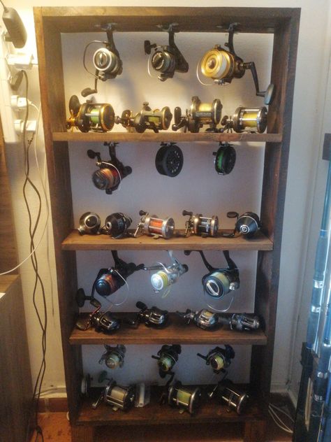 Fishing Lure Display Ideas, Fishing Room Ideas, Fishing Reel Storage, Fishing Man Cave, Fishing Crafts, Fishing Lures Display, Camping Gear Storage, Fishing Gear Storage, Hunting Cabin Decor