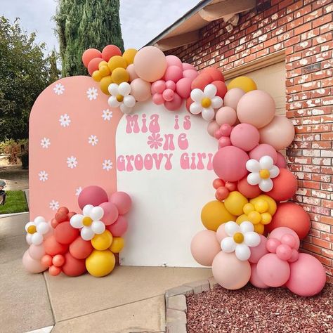 Groovy One Balloon Garland, Two Groovy Arch Backdrop, Groovy Backdrop Party, Groove 1st Birthday, Groovy Birthday Balloon Arch, Groovy One First Birthday Balloon Arch, Groovy Party Balloons, Grooves One Birthday, One Groovy Babe Party