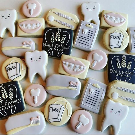 Dental Graduation Party Ideas, Ortho Assistant, Dentist Cookies, Dental Cookies, Teeth Cookies, Dental Cake, Dental Hygiene Graduation, Dental Graduation, Medical Cookies