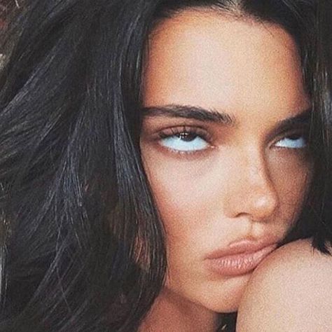 Our 'Monday Mood' face @kendalljenner #KendallJenner kardashian #kardashians#kardashiansisters #blonde#hairgoals#celebrity #celebs #celeb #fashion#style#outfit #outfits #ootd #outfitinspo#pink#goals #inspopic Annoyed Face, Kendall Jenner Face, Expressions Photography, Face Aesthetic, Model Face, Face Expressions, Instagram Theme, Aesthetic Painting, Character Aesthetic