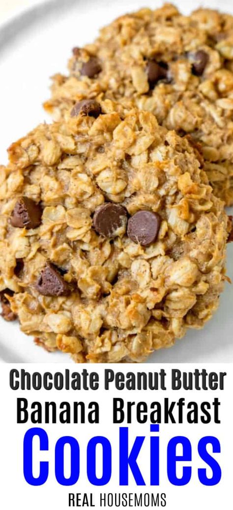 Chocolate Peanut Butter Banana Breakfast Cookies are everything you need to get your day started right. Bananas, #peanutbutter, and a little #chocolate make this a breakfast you won't want to skip! #RealHousemoms #bananas #breakfast #cookies R3 Recipes, Peanut Butter Banana Breakfast, Peanut Butter Breakfast Cookies, Protein Breakfast Cookies, Banana Breakfast Cookies, Breakfast Sushi, Peanut Butter Banana Cookies, Banana Cookie Recipe, Banana Breakfast Cookie