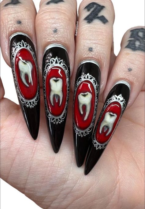 Cute Halloween Nail Art, Spooky Manicure, Nail Art Designs Halloween, Easy Halloween Nail Art, Teeth Nails, Halloween Nail Art Tutorial, Halloween Nail Art Designs, Horror Nails, Casting A Spell