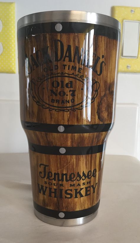 Jack Daniels wood grain tumbler Woodgrain Tumbler For Men, Wood Grain Tumbler For Men, Men’s Epoxy Tumbler, Men Epoxy Tumbler Ideas, Masculine Tumbler Ideas, Mens Epoxy Tumbler, Epoxy Cups For Men, Wood Grain Tumbler Ideas, Epoxy Cups Ideas For Men