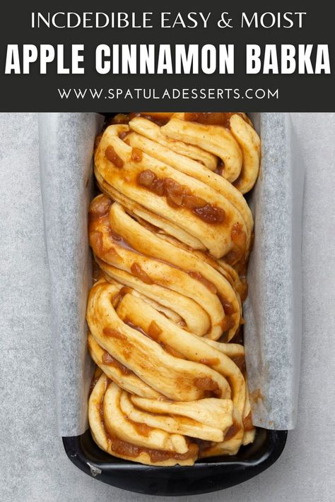 This Cinnamon Apple Babka features sweet apple cinnamon filling twisted inside rich and buttery yeasted dough. Extra moist, crazy delicious, the Best Cinnamon babka recipe really with apple filling. It is my favourite comfort food during Fall and winter, but can be a wonderful idea all year around. Apple Swirl Bread, Cinnamon Babka Recipe, Apple Babka, Babka Recipes, Povitica Recipe, Shabbat Meals, Apple Topping, Cinnamon Babka, Babka Bread