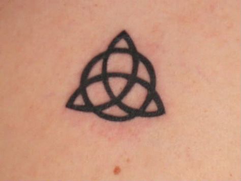 Charmed Tattoo, Charmed Symbol, Tattoos Names, Triquetra Tattoo, Upper Back Tattoo, Tattoo Tv Shows, Fandom Tattoos, Shoulder Sleeve Tattoos, Charm Tattoo