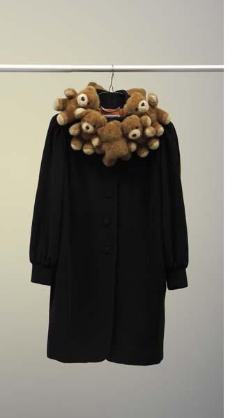 Lisbon Fashion, Moschino Bear, Mamma Bear, Bear Outfit, Franco Moschino, Stockholm Fashion Week, Moschino Teddy Bear, Vintage Moschino, Teddy Bear Coat