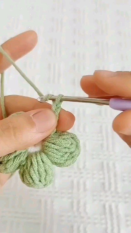 Crochet Videos📽 on Reels | TELL YOUR STORY music by Ikson™ · Taste It Calendar Embroidery, Desain Quilling, Confection Au Crochet, Crochet Hair Accessories, Crochet Stitches Video, Crochet Simple, Crochet Stitches For Beginners, Crochet Flower Tutorial, Crochet Diy