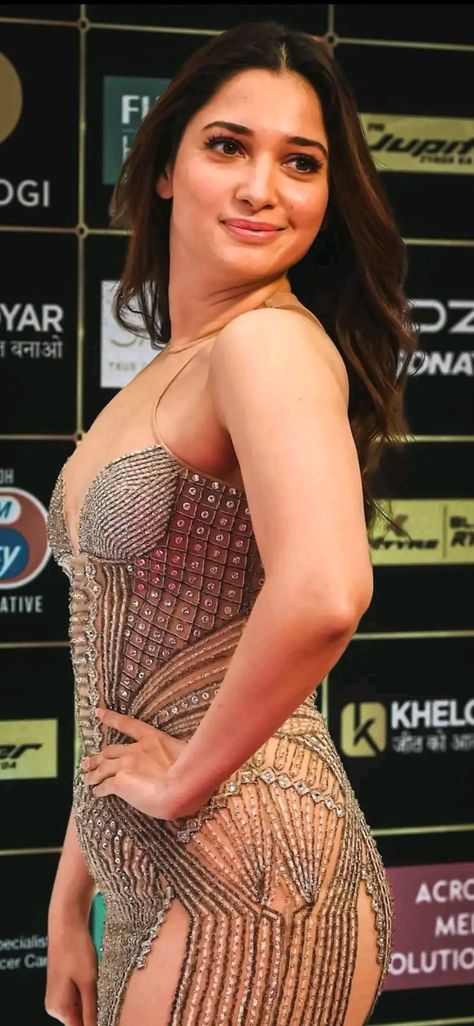 Tammanna Batia Bold, Tamanna Bhatia Outfits, Tamanna Bhatia, Actress Without Makeup, Katrina Kaif, Actress Pics, Bollywood Girls, Indian Actress Hot Pics, Scarlett Johansson