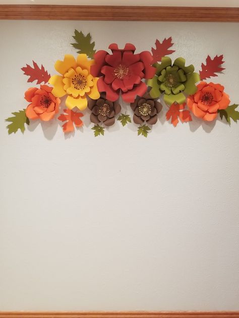 Fall paper flowers😉 Seasonal Colors🍃🍂🍃🍂 Thanksgiving Paper Flowers, Fall Cardstock Crafts, Fall Paper Flowers Cricut, Cardboard Thanksgiving Decor, Autumn Paper Flowers, Fall Paper Flowers Diy, Thanksgiving Paper Decorations, Halloween Paper Flowers, Paper Fall Decorations