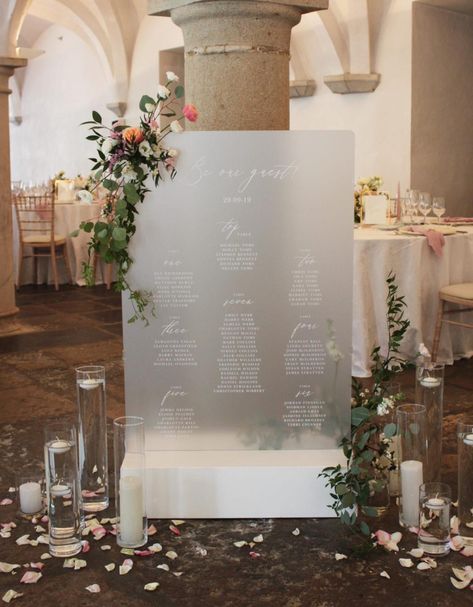 Table Seating Chart Wedding Elegant, Frosted Seating Chart, White Acrylic Seating Chart, Frosted Acrylic Seating Chart, Acrylic Seating Chart Wedding, Pearls Wedding Theme, Acrylic Seating Chart, Uplighting Wedding, Wedding Table Seating Chart