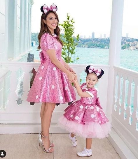 Mother & Daughter Matching Outfits Ideas Mother & Daughter Same Dressing Knee Length Party Dresses, Vintage Flower Girl Dresses, Vintage Flower Girl, Birthday Gown, Vintage Flower Girls, Mommy Daughter Outfits, Dresses A Line, Mouse Dress, Dresses Princess