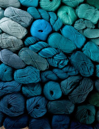 Love these KnitPicks "winter blues"! Worthy of being a screen saver! Shades Of Blue And Green, Photo Bleu, Vert Turquoise, Blue Inspiration, Knitting Blogs, Aqua Turquoise, Foto Art, Knit Picks, Feeling Blue