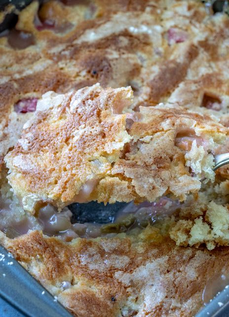 Sticky Rhubarb Pudding, Rhubarb Ideas, Easy Rhubarb Recipes, Crescent Roll Recipes Dessert, Rhubarb Dessert, Rhubarb Pudding, Parmesan Zucchini Chips, Sticky Pudding, Amazing Dessert Recipes