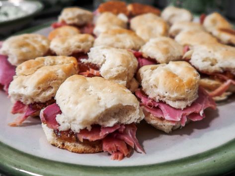 Cornmeal Biscuits, Derby Dinner, Kentucky Derby Food, Kentucky Derby Recipes, Kentucky Food, Derby Recipe, Kentucky Derby Themed Party, Herbed Butter, Derby Party Food