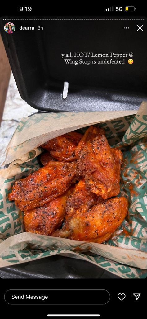 Spicy wings from a restaurant called wing stop , red , lemon pepper, spicy, mixture Wingstop Order Ideas, Wingstop Aesthetic, Cartoons Eating, Wing Stop, Fast Food Drinks, American Fast Food, City View Night, Diy Foods, Soul Food Dinner