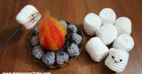 Roasting Marshmallow and Fire Pit ~ Amigurumi To Go Crochet Marshmallow, Crochet Play Food, Amigurumi Food, Crochet Food, Camp Fire, Amigurumi Ideas, Mini Marshmallows, Crochet Things, Play Food