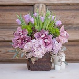 Beautiful Tulips, Easter Flower Arrangements, Spring Flower Arrangements, Flower Arrangement Designs, Unique Flower Arrangements, Wooden Basket, Fresh Flower Delivery, Easter Flowers, Flower Arrangements Diy