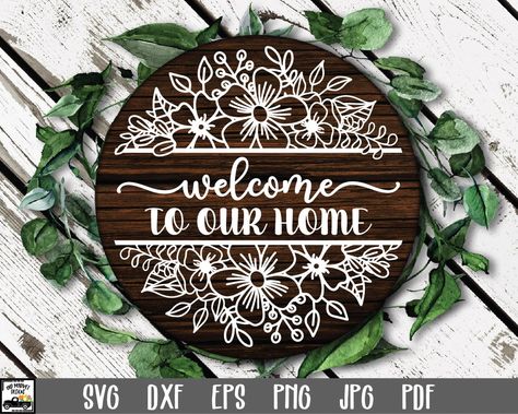 Round Stencil Designs, Circle Board Signs, 12 Inch Round Wood Sign, Welcome Sign Svg Free, Wooden Cricut Projects, Cricut Round Wood Signs, Circle Welcome Sign Front Door, Round Sign Ideas, Cricut Welcome Sign