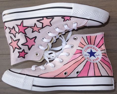 Striped Converse, Boty Converse, Diy Converse, Painted Stars, Cool Converse, Cute Converse Shoes, Converse Design, Painted Converse, Painted Shoes Diy