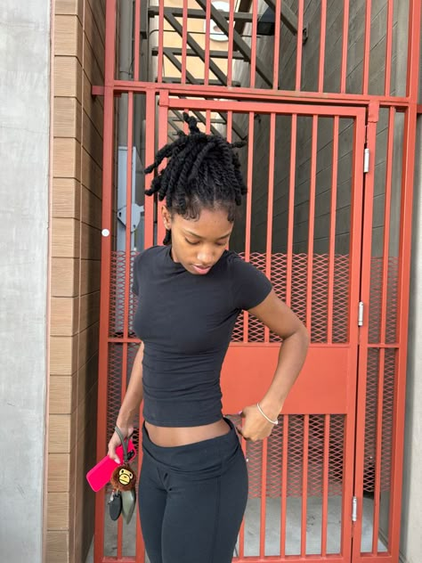 Basic Outfits Black Women, Short Braid Hairstyles, Short Braid, Sweatpants Outfits, Cute Lazy Day Outfits, Chill Outfits, Braid Hairstyles, Cute Comfy Outfits