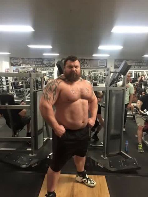 Endomorfo Eddie Hall, Human Anatomy For Artists, Weight Gain Journey, Muscle Hunk, How To Gain, Beefy Men, Unbelievable Facts, Bear Men