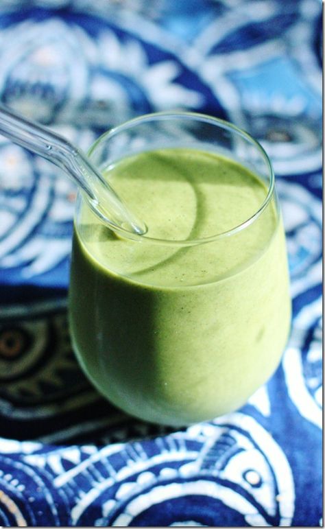 Parsley & Pineapple Green Smoothie Pineapple Green Smoothie, Raw Recipes, Fresh Avocado, Pineapple Smoothie, Healthy Dog Treat Recipes, Diet Food List, Dog Treat Recipes, Easy Healthy Breakfast, Detox Smoothie