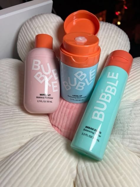 I love bubble products 🫶 Bubble Face Care, Pink Bubble Skincare, Bubble Aesthetic Skincare, Bubble Skincare Aesthetic, Grwm Products, Bubble Brand, Skincare Bubble, Bubble Skin Care, Skincare Asmr