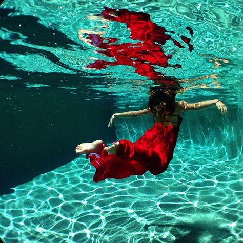 Golden Aesthetics, First Place Winner, Turquoise Aesthetic, Teal Color Schemes, Vermillion Red, Red Wedding Theme, Underwater Painting, Water Photography, Red And Teal