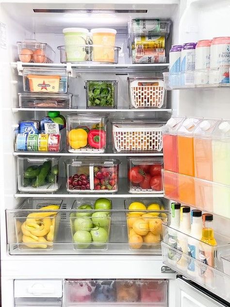 #recipe #organization #aesthetic #1 Organised Fridge, Small Fridge Organization, Fridge Organisation, Clear Fridge, Clean Pantry, Healthy Fridge, Pantry Containers, Fridge Shelves, Fridge Organisers