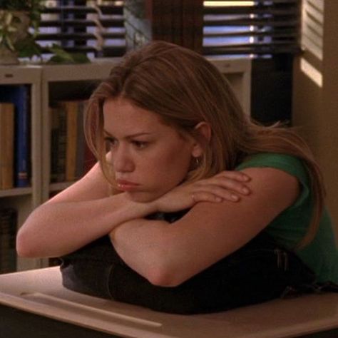 Delanie Ominayak (@delanieominayak) • Instagram photos and videos 2000s Shows, One Tree Hill Cast, Haley James, Grey's Anatomy Doctors, Bethany Joy Lenz, Haley James Scott, James Scott, Quiet Girl, Good Luck Charlie