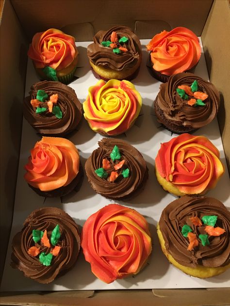 Fall Cupcake Decorating Ideas, Cakes For Thanksgiving, Thanksgiving Cupcakes Decoration, Fall Cupcake Ideas, Thanksgiving Cupcake Ideas, Fall Cake Decorating Ideas, Thanksgiving Cakes Decorating, Fall Cake Decorating, Fall Cakes Decorating