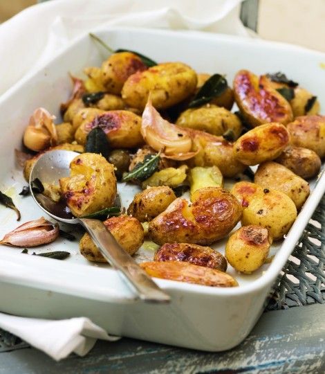 Garlic and Sage Cris Sage Potatoes, How To Cook Ribs, Roasted Potato Recipes, Top Chicken Recipes, New Potatoes, Delicious Magazine, Roast Potatoes, New Potato, Homemade Taco Seasoning