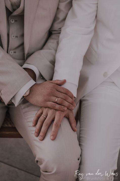 Gay Couple Wedding Photo Ideas, Gay Marriage Aesthetic, Two Men Photoshoot, Italy Attire, Male Couple Aesthetic, Gay Wedding Ideas Decor, Gay Wedding Suits, Gay Wedding Aesthetic, Gay Couple Photoshoot