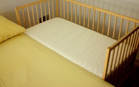 Ikea Hack- convert crib to co-sleeper. We're attempting this for our baby boy. Finished product Cosleeper Crib, Diy Cosleeper, Ikea Crib Hack, Ikea Cot, Ikea Sniglar Crib, Ikea Crib, Co Sleeper Crib, Baby Co Sleeper, Diy Crib