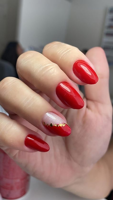 30 One-Of-A-Kind Red Nail Designs To Impress Anybody - 216 The Best Nails, Gold Gel Nails, Red Nail Art Designs, Creative Nail Art, Nails Art Ideas, Red Nail Art, Best Nails, Wow Nails, Christmas Gel Nails