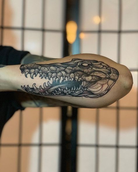 Alligator Leg Tattoo, Crockadile Tattoo, Gator Head Tattoo, Alligator Head Tattoo, Alligator Skull Tattoo, Crocodile Tattoo Design, Gator Tattoo, Alligator Tattoo, Crocodile Tattoo