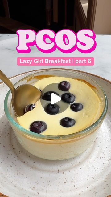 PCOS Weight Loss + Fertility I Cory Ruth on Instagram: "Blueberry Cheesecake, but make it super high in protein and PCOS-friendly 🫐🍰   I ALWAYS recommend a high-protein breakfast; it sets your blood sugar off on the right foot for the entire rest of the day, keeps energy levels high, and prevents cravings and overeating later 💪 This brekkie boasts 29 grams 💯  For those that don’t know me, let’s get acquainted! 💗👋🏼 I’m Cory, a PCOS Dietitian who also struggles with PCOS. I help women like you conquer your most stubborn PCOS symptoms by showing ya how to eat simple, delish, hormone supportive foods 🥑  Here’s how to make my PCOS friendly + tasty Blueberry Cheesecake 🫐🍰  * 1 cup plain Greek yogurt (I used 2% Fage) * 1 egg * 1-2 Tbsp liquid sweetener (I used allulose, but honey and ma High Protein Breakfast, Blueberry Cheesecake, Protein Breakfast, Protein Snacks, Plain Greek Yogurt, Style Change, 1 Egg, Delicious Healthy Recipes, Easy Breakfast