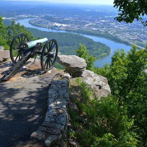 Point Park in Lookout Mountain, Tennessee is a memorial park that overlooks Lookout Mountain Battlefield and the city of Chattanooga. Underground Waterfall, Lookout Mountain Chattanooga, Lookout Mountain Tennessee, Visit Tennessee, Ruby Falls, Tennessee Travel, Lookout Mountain, Rock City, Mountain Park