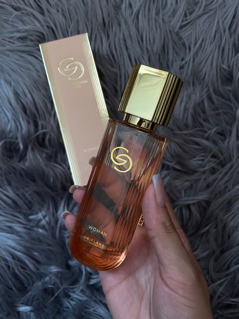 Perfumes Notes, Giordani Gold Oriflame, Perfume Oriflame, Inexpensive Skin Care, Oriflame Business, Business Instagram Ideas, Giordani Gold, Perfume Quotes, Oriflame Beauty Products