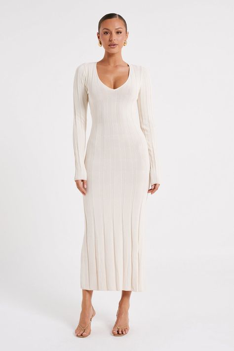 Dress Minimal, Dainty Jewellery, Ribbed Maxi Dress, Sporty Dress, Lace Dress Vintage, Statement Dress, Long Sleeve Knit Dress, Ribbed Knit Dress, Strappy Dresses