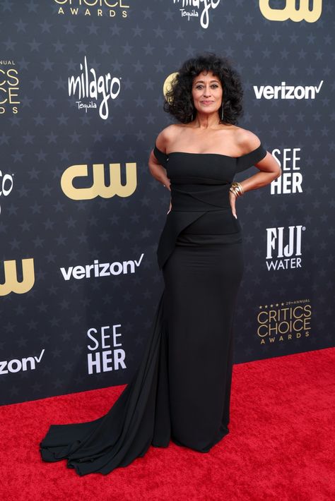 Tracee Ellis Ross at The 29th Critics' Choice Awards held at The Barker Hangar on January 14, 2024 in Santa Monica, California. Fendi Haute Couture, Alex Perry Dress, Charles Melton, Teal Suit, Ava Phillippe, Ayo Edebiri, Ellis Ross, Critics Choice Awards, Elizabeth Debicki