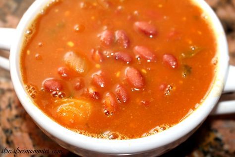 Dominican Stewed Beans/Habichuelas Dominicanas - You need to try this Dominican staple, so delicious, quick to make and will become your favorite kind of beans to eat. Dominican Meals, Stewed Beans, Dominicano Recipes, Habichuelas Guisadas, Dominican Recipes, Nicaraguan Food, Dominican Food, Caribbean Food, Spanish Dishes