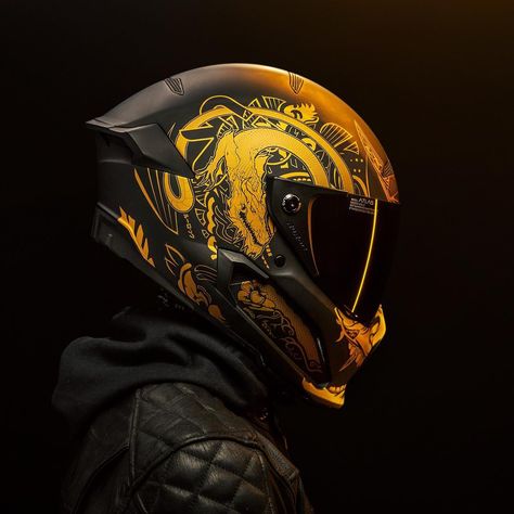 Ruroc Helmets on Instagram: “Introducing The Limited Edition Ronin. Only 500 will ever be constructed. Be fast February 27. #MotorcycleApproved ————————————————— #ruroc…” Custom Bike Helmets, Icon Helmets, Motorcycle Helmet Design, Cool Motorcycle Helmets, Мотоциклы Cafe Racers, Custom Motorcycle Helmets, Motorbike Helmet, Custom Helmets, Cool Motorcycles