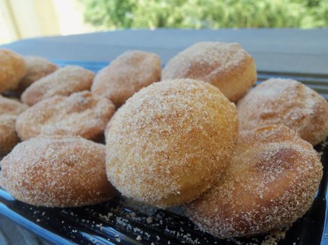 Mexican Doughnuts Mexican Donuts Recipe, Mexican Donuts, Fried Dough Balls, Bunuelos Recipe, Quick Easy Salad, Slow Cooker Soups, Gluten Free Doughnuts, Doughnut Recipes, Doughnut Recipe Easy