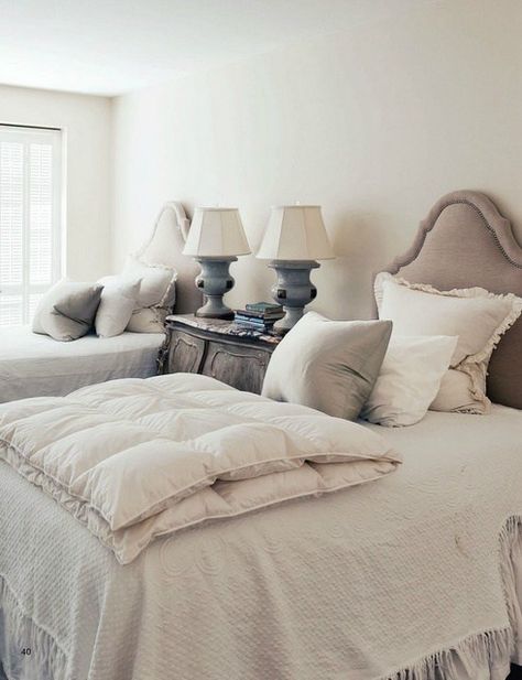 Twin beds are such a charming way to decorate a guest bedroom and are a great way to keep a small bedroom from feeling crowded and tight. Bed Color Ideas, Twin Bed Ideas, Bed Pillow Arrangement, Bed Color, Bedroom Bliss, Pillow Arrangement, Twin Bedroom, Dreamy Bedrooms, Bed Pillow